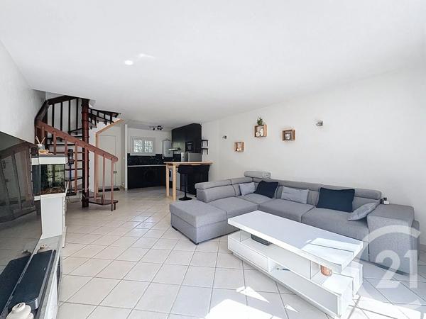 Appartement T2 à vendre  2 pièces - 54 m 2   ST RAPHAEL  - 83
