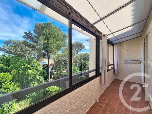 Appartement T2 à vendre  2 pièces - 54 m 2   ST RAPHAEL  - 83