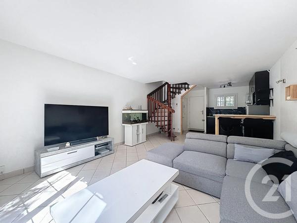 Appartement T2 à vendre  2 pièces - 54 m 2   ST RAPHAEL  - 83