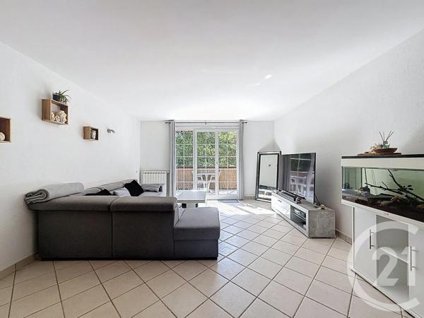 Appartement T2 à vendre  2 pièces - 54 m 2   ST RAPHAEL  - 83