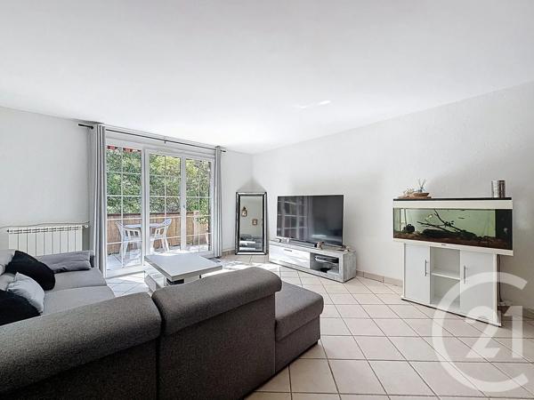 Appartement T2 à vendre  2 pièces - 54 m 2   ST RAPHAEL  - 83