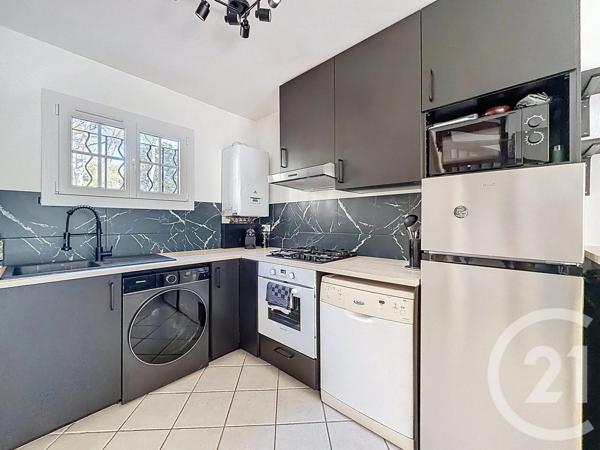 Appartement T2 à vendre  2 pièces - 54 m 2   ST RAPHAEL  - 83