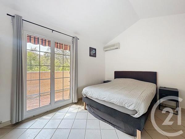 Appartement T2 à vendre  2 pièces - 54 m 2   ST RAPHAEL  - 83