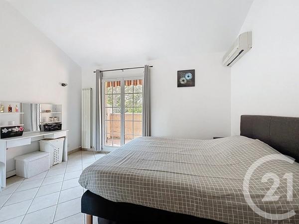 Appartement T2 à vendre  2 pièces - 54 m 2   ST RAPHAEL  - 83
