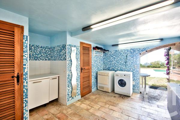 Maison à vendre  9 pièces - 281,26 m 2   NICE  - 06