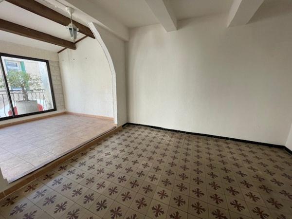 MAISON VIGNERONNE EN PIERRES 106 M² HABITABLES 2 GARAGES 58 ET 45 M² +57 M² GRENIER  AMENAGEABLE