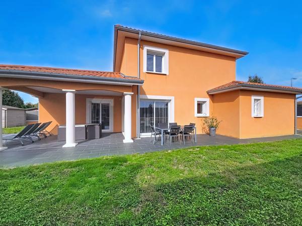 À vendre - Maison contemporaine, 5 pièces située à Miribel (01700)