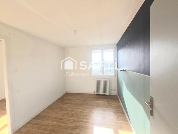 Maison de 4 chambres, bureau, grande pièce de vie