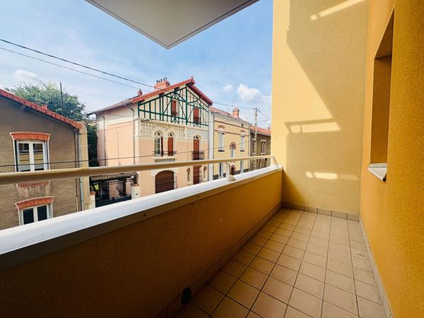 Très bon emplacement, Appartement 3 pièces + garage double.