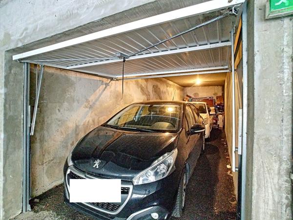 Très bon emplacement, Appartement 3 pièces + garage double.