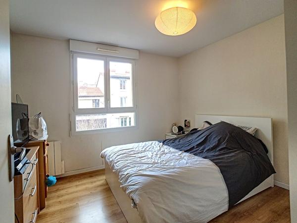 Très bon emplacement, Appartement 3 pièces + garage double.