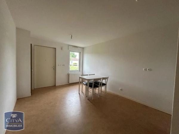 Appartement à louer 3 pièces 54m² Vatan (36150)