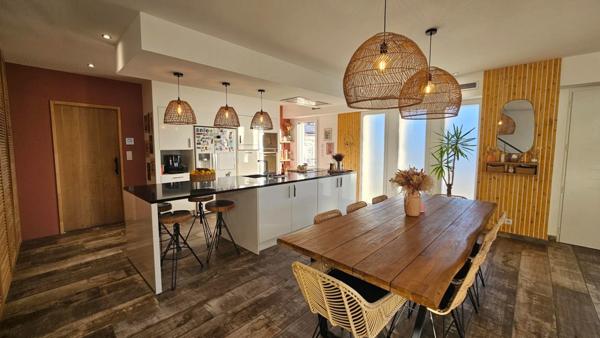 Magnifique Maison d'Architecte, 4 chambres, 3 salle d'eau, jardin, piscine