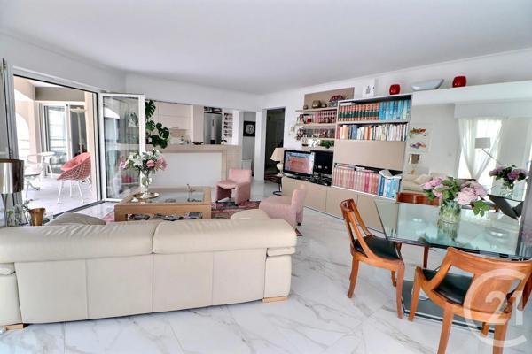 Appartement à vendre  3 pièces - 95 m 2   ST RAPHAEL  - 83