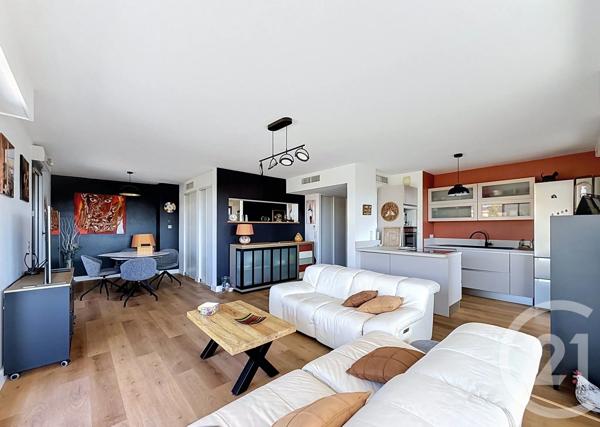 Appartement à vendre  3 pièces - 95 m 2   ST RAPHAEL  - 83
