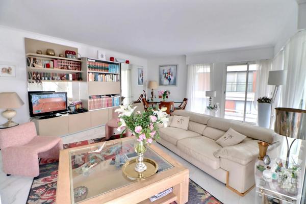 Appartement à vendre  3 pièces - 95 m 2   ST RAPHAEL  - 83