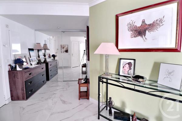 Appartement à vendre  3 pièces - 95 m 2   ST RAPHAEL  - 83