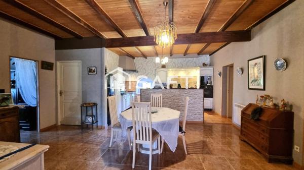 Charmant petit corps de ferme du XVIIIe siècle avec vue dégagée