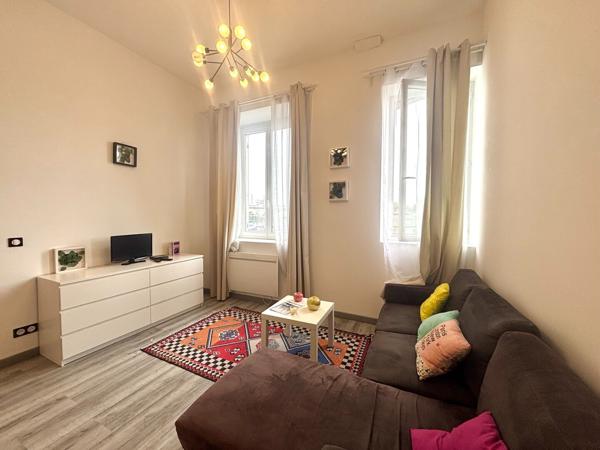 T1 bis lumineux en excellent état – Vue Adour et proximité immédiate du centre-ville