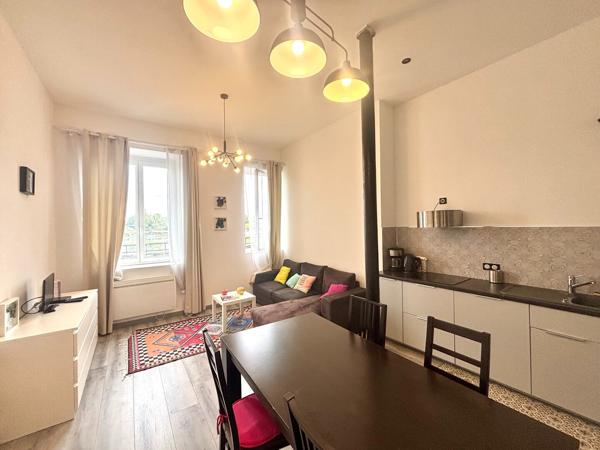 T1 bis lumineux en excellent état – Vue Adour et proximité immédiate du centre-ville