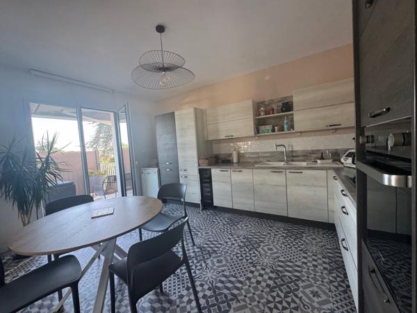 Maison 6 pièce(s) 5 chambre(s) 220 m²