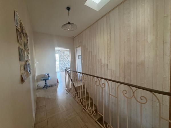 Maison 6 pièce(s) 5 chambre(s) 220 m²