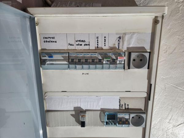 Local mixte (Pro/Hab) à vendre à Bar-sur-Aube dans l'Aube (10200), ref : 10379/623   
Calme