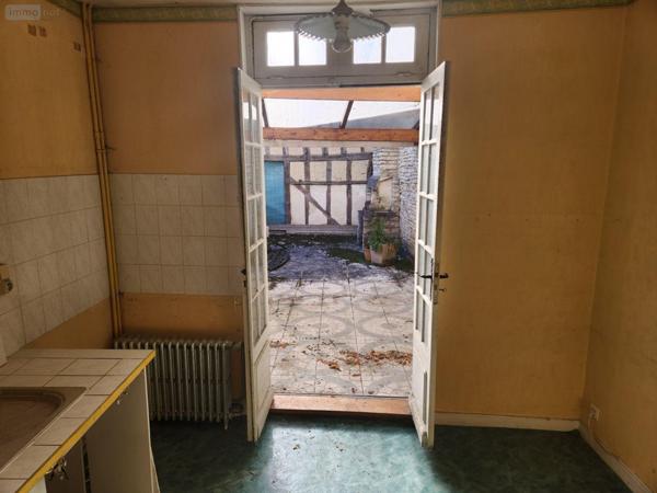 Local mixte (Pro/Hab) à vendre à Bar-sur-Aube dans l'Aube (10200), ref : 10379/623   
Calme