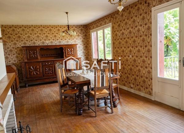 Maison à rénover avec dépendances et vue Panoramique sur la vallée