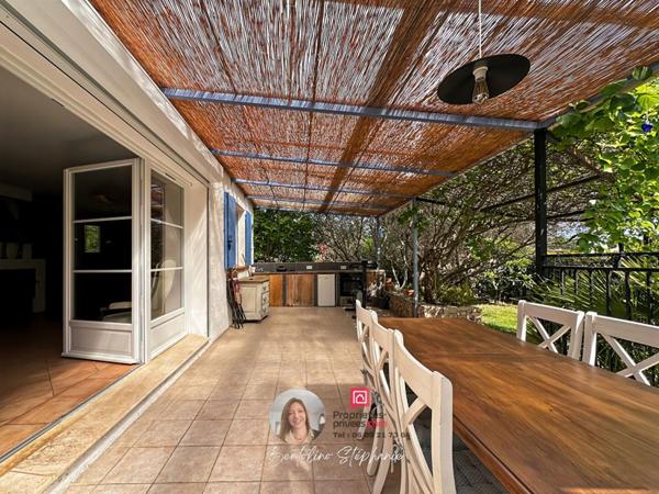 Maison plain-pied -  piscine - 1500 m2 de terrain
