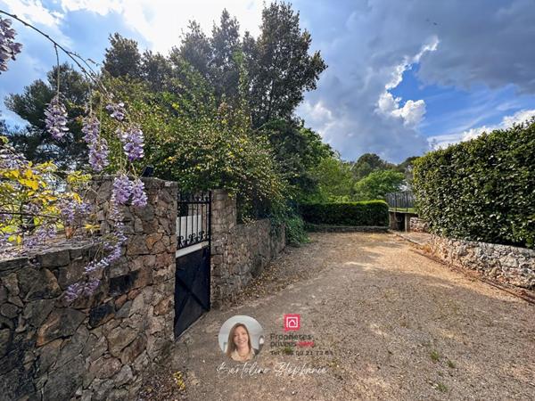 Maison plain-pied -  piscine - 1500 m2 de terrain