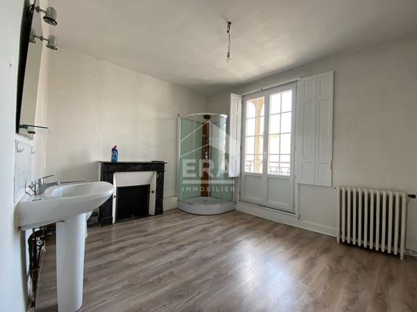 A louer, centre ville de Périgueux, jolie Maison bourgeoise T.9 avec jardin et garage