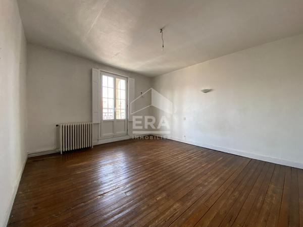 A louer, centre ville de Périgueux, jolie Maison bourgeoise T.9 avec jardin et garage