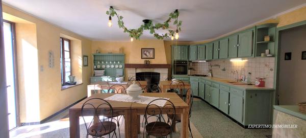 Jonzac (17500) MAISON CHARENTAISE DE 220 M² RENOVEE