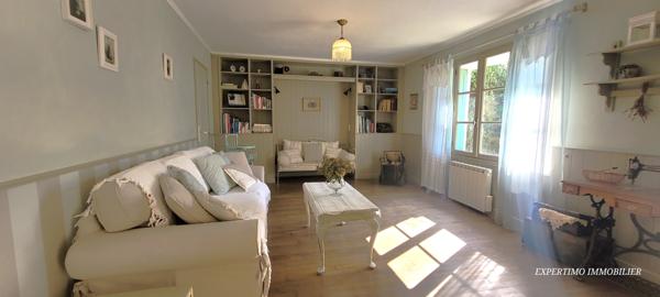 Jonzac (17500) MAISON CHARENTAISE DE 220 M² RENOVEE