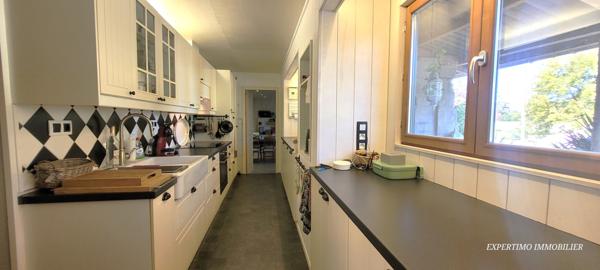 Jonzac (17500) MAISON CHARENTAISE DE 220 M² RENOVEE