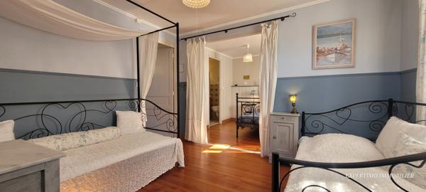 Jonzac (17500) MAISON CHARENTAISE DE 220 M² RENOVEE