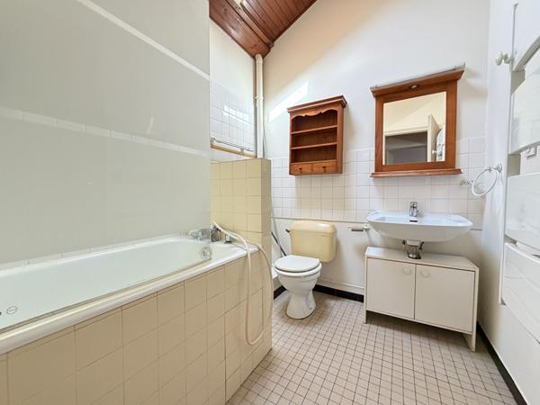 Maison Lons-Le-Saunier / 6 pièces / 5 chambres / 133 m²