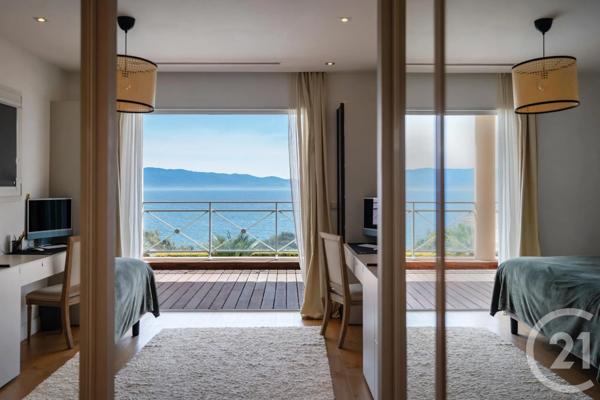 Maison à vendre  8 pièces - 340,10 m 2   AJACCIO  - 201