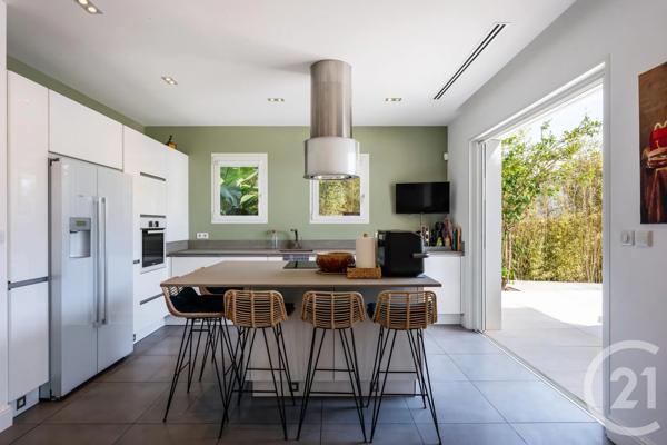 Maison à vendre  8 pièces - 340,10 m 2   AJACCIO  - 201