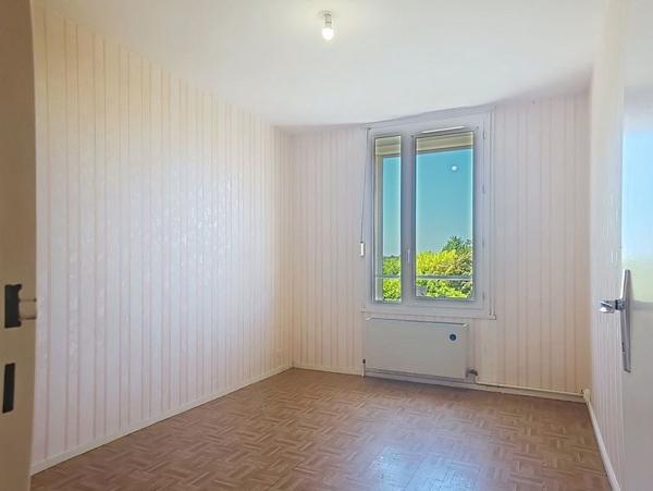 Maison 161 250 € Saintes 5 p 100 m² DPE E