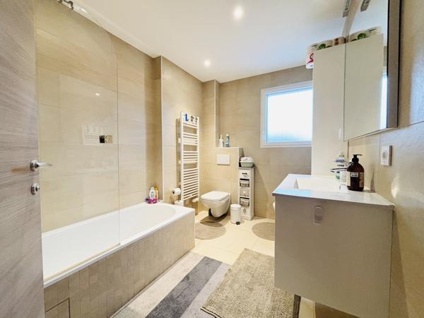 Villa 238m2 avec piscine et appartement