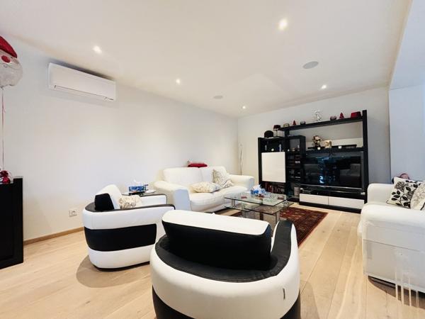 Villa 238m2 avec piscine et appartement