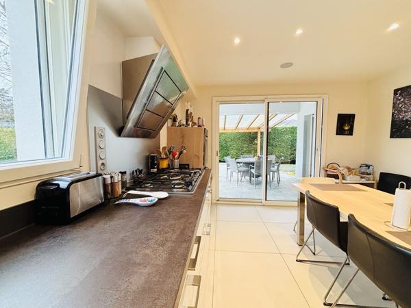 Villa 238m2 avec piscine et appartement