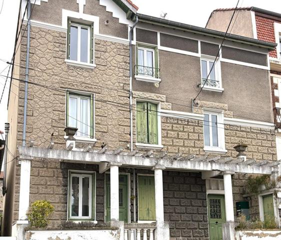 FIRMINY 42700 proche Hôpital Immeuble de rapport 3 appartements