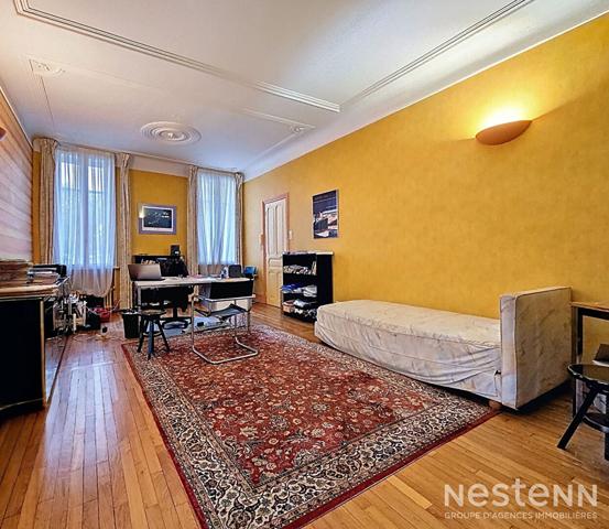 Immeuble Pompey - Cabinet médical + Duplex T4 vendu loué avec extérieur - Belle opportunité d'investissement - Monopropriété