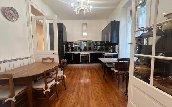 Appartement à vendre    3 pièces • 77 m2 Lyon 3