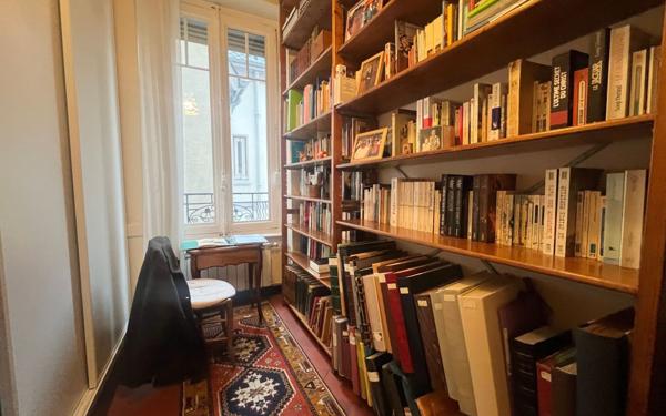 Appartement à vendre    3 pièces • 77 m2 Lyon 3