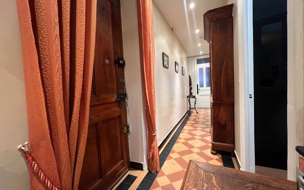 Appartement à vendre    3 pièces • 77 m2 Lyon 3