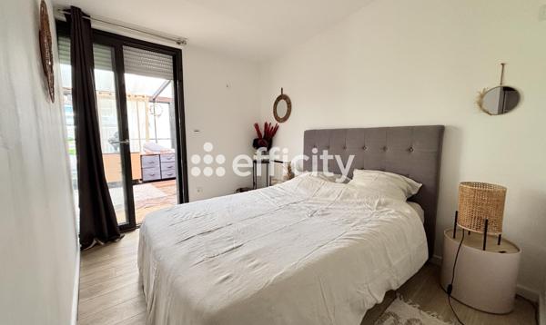 Maison
         4 pièces
        - 114 m² 649 000 € *